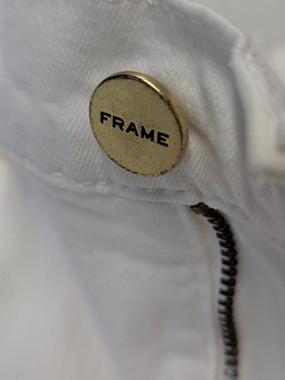 Frame Le High Flare White Denim Pants Size 26 *Small Stain - Picture 8 of 14
